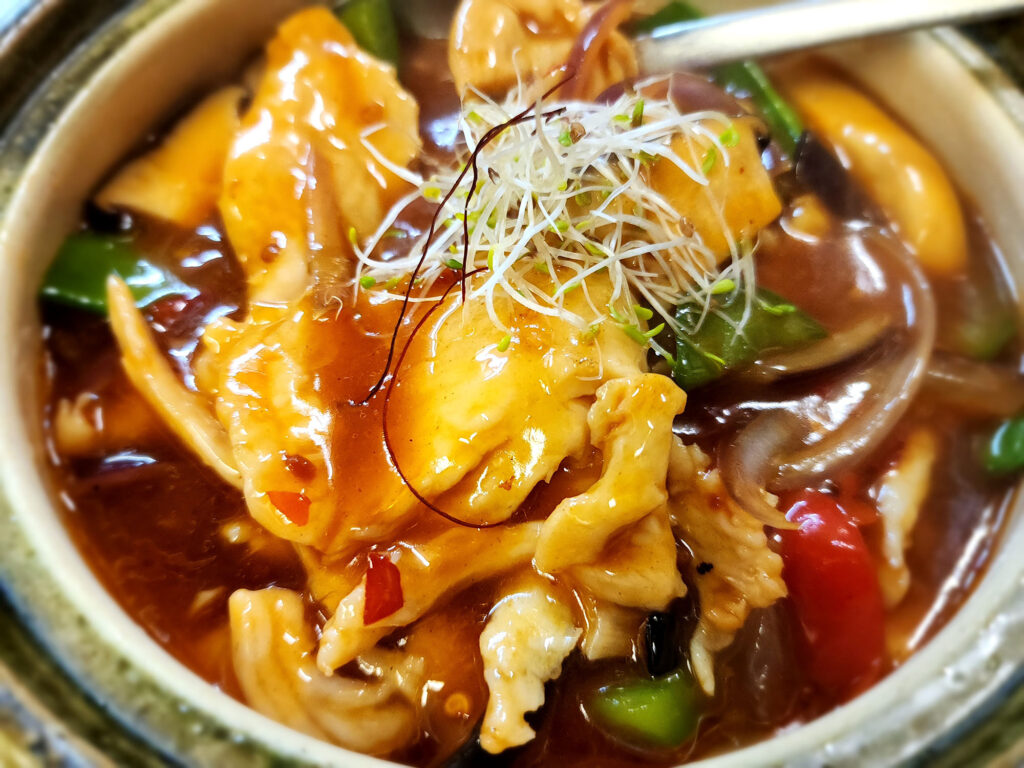 B13 Chili (Sichuan pepper) chicken OR duck with mushrooms in clay pot