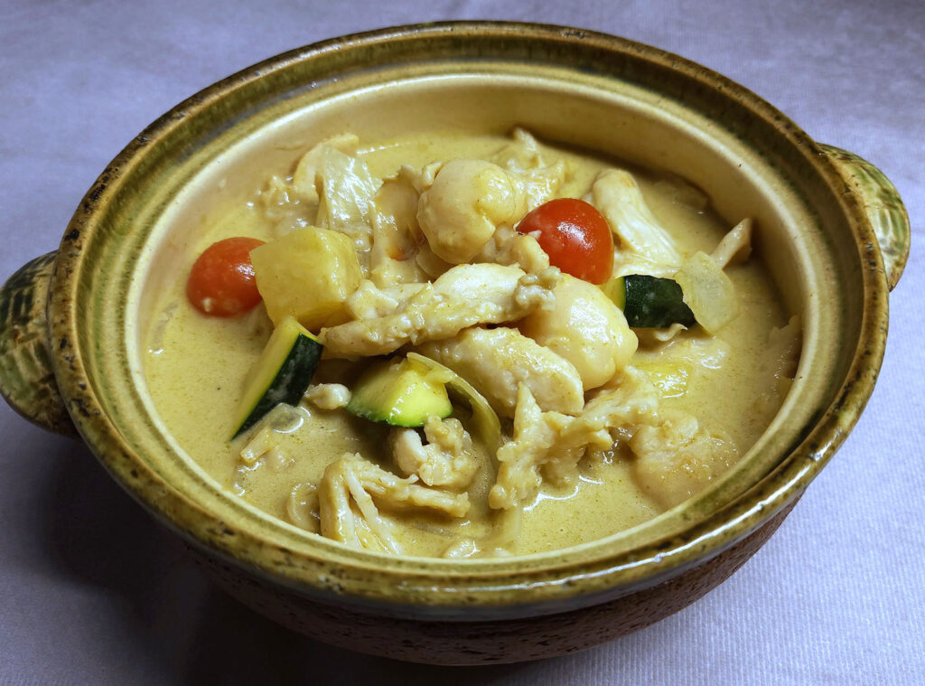 B15 Thai curry chicken breast (Green OR Red curry) (V) (PN)