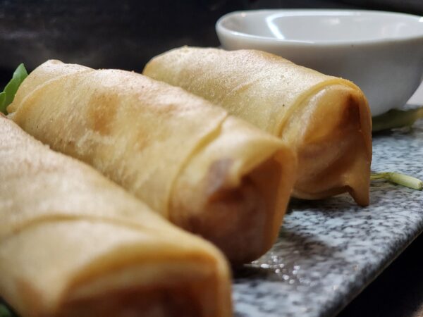 A2 Crispy prawn and water chestnut spring rolls (3pcs)