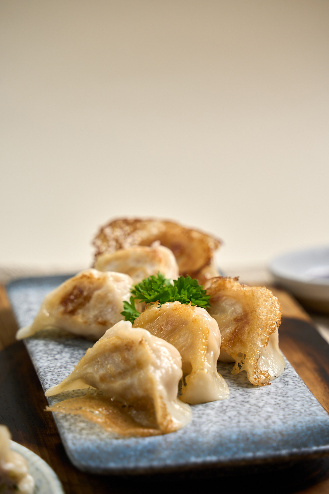 Pan fried chicken honey butter tea sweet corn dumplings ( 6pcs )