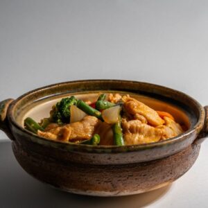 Chilli Sichuan chicken in claypot