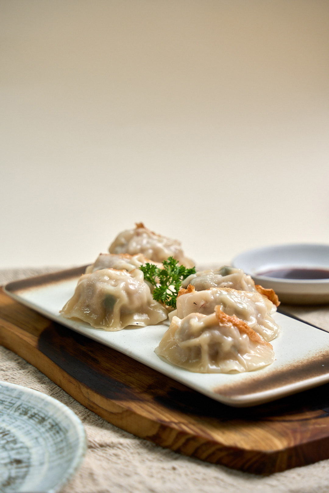 Pan fried pork and veggie dumplings ( 6pcs )